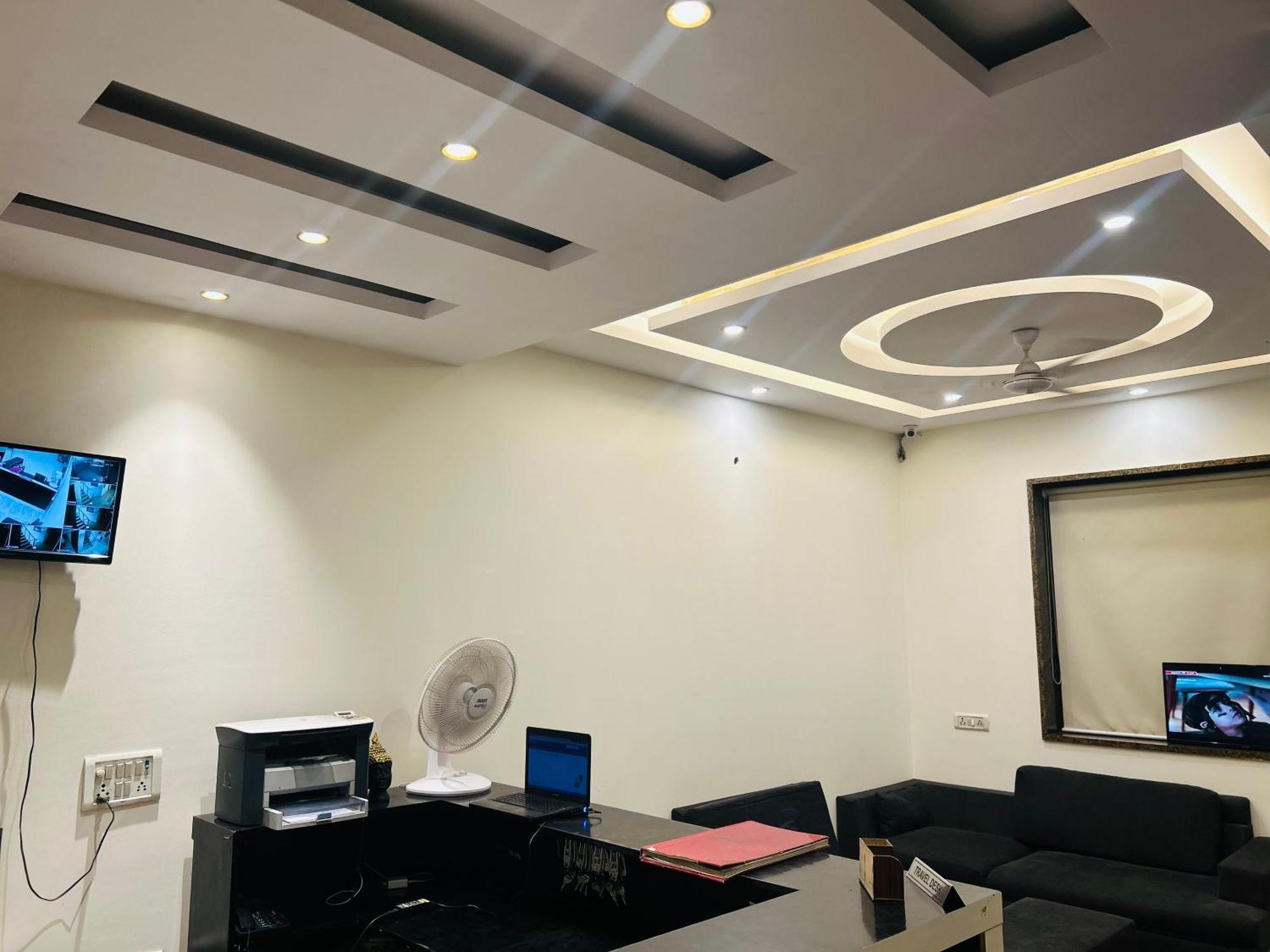 Hotel Aerocity Golden Close To New Delhi Airport Exterior foto